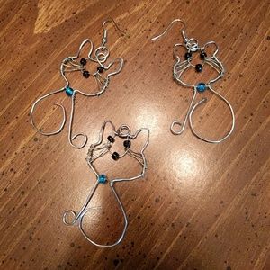 NWOT Cat earrings and pendant